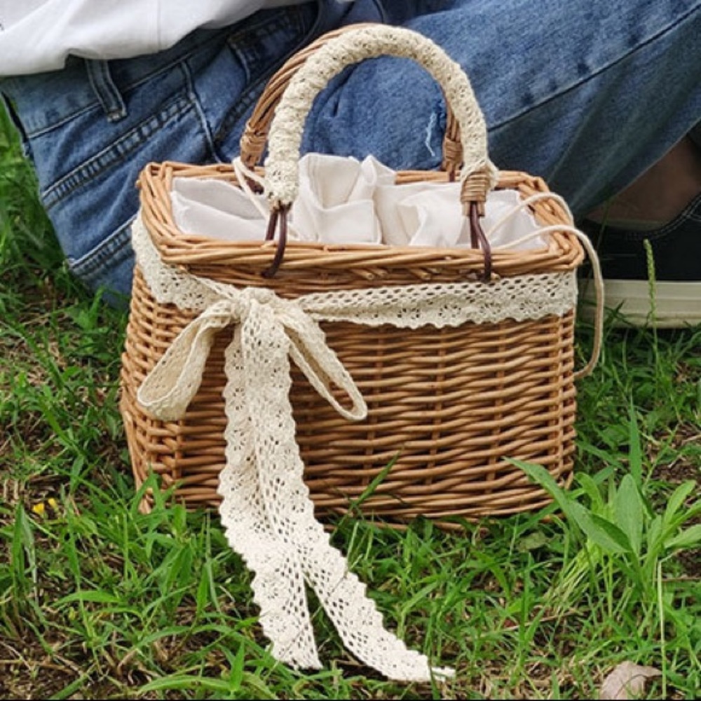 Straw Basket Drawstring Boutique Handbag Lined Natural Cotton Bow